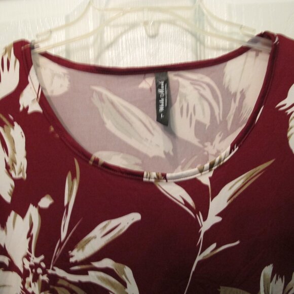 White Mark Flowing 3/4 sleeve top with 2 pockets.  burgandy white  Large - Picture 2 of 7